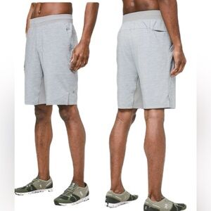 Lululemon Mens T.H.E. Short Linerless 11” S Heather Gray Wicking Lightweight